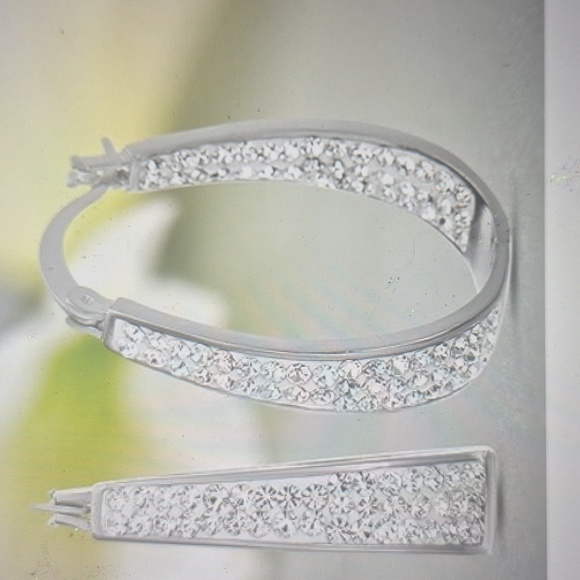 New Oval Women Faceted Sparkle Swarovski Crystals Hoop Earrings - Picture 1 of 4